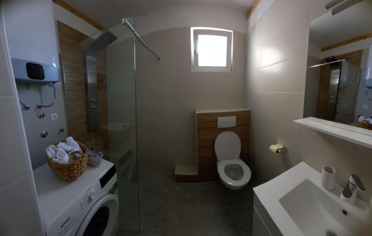 Seaview Suites Ondina Komiza Exterior photo